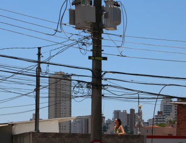 Justiça determina que Enel reduza casos de falta de energia