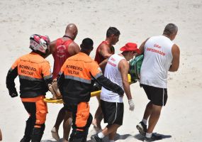 0630-mais-de-mil-banhistas-sao-resgatados-nas-praias-do-rio-de-janeiro-durante-o-feriadao-3.jpeg