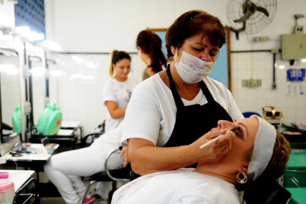 Faetec abre mais de 37 mil vagas em cursos gratuitos de qualificação profissional no RJ