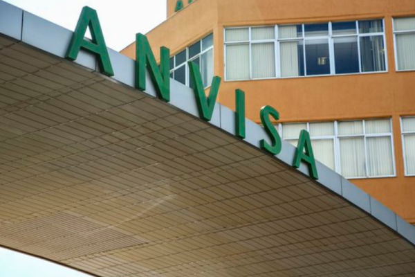 Anvisa determina recolhimento de suplementos e proíbe substâncias químicas em cosméticos neste mês