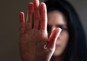 3901-caminho-lilas-totens-informativos-ampliam-protecao-as-mulheres-em-niteroi-3.png