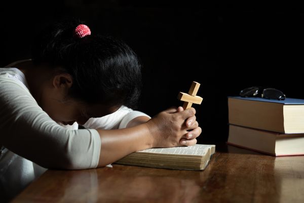 Relatório 2025 aponta aumento da perseguição religiosa no Ocidente