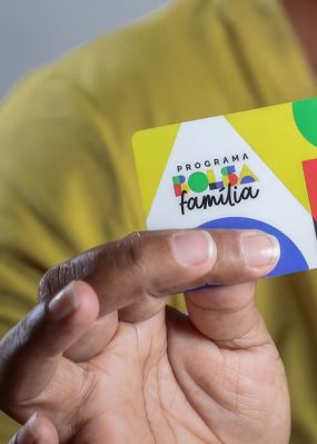 Caixa paga novo Bolsa Família a beneficiários com NIS de final 6