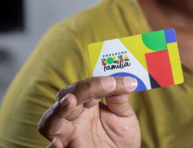 Caixa paga novo Bolsa Família a beneficiários com NIS de final 6