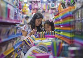 Procon-RJ destaca que escolas não podem incluir itens de uso coletivo na lista de material escolar