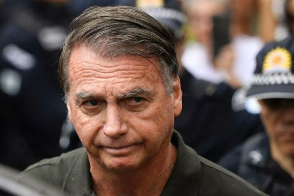 Aliados criticam transferência de Bolsonaro para a Papudinha