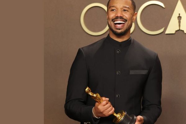 Michael B. Jordan glorifica a Deus ao vencer o Oscar 2026