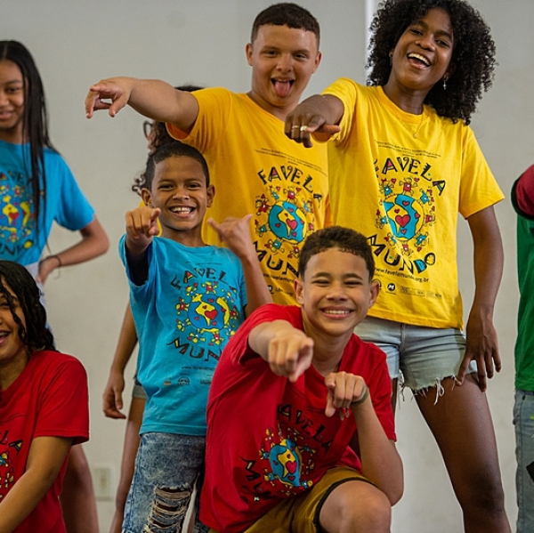 ONG Favela Mundo abre inscrição para cursos de teatro, hip-hop, jazz, dança, violão e musicalização infantil. São 1.100 vagas no total